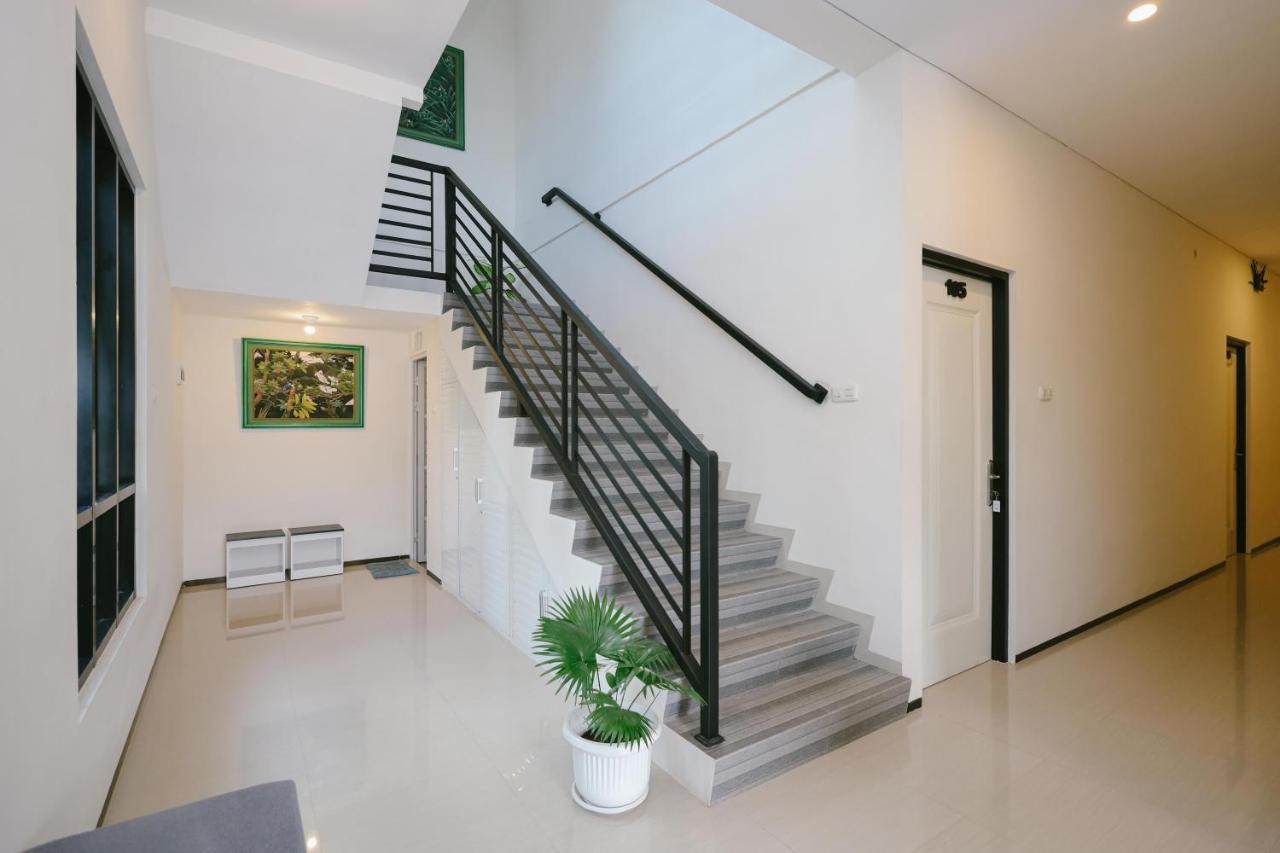 מלון Urbanview B Syariah Lumajang By Reddoorz מראה חיצוני תמונה